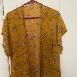Peryasa Size M Yellow/ Purple Floral Kimono sweater